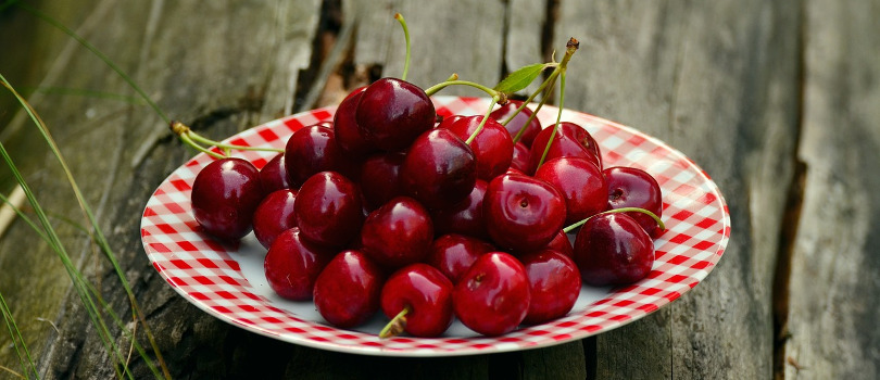 Assiette de cerises